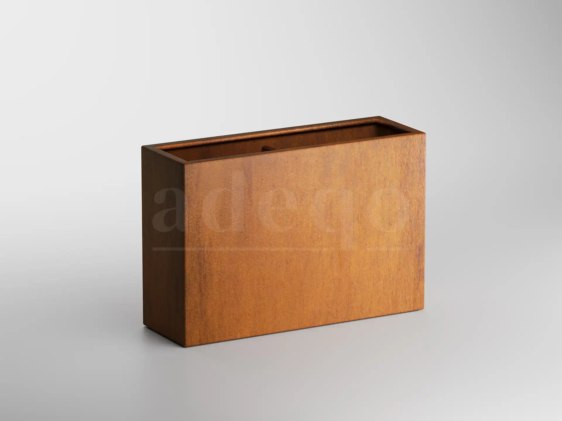 Lege rechthoekige Adeqo plantenbak van cortenstaal, formaat 120 x 40 x 80 cm, op een witte achtergrond.