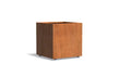 Adezz Carrez Cortenstaal Plantenbak Vierkant met wielen 80 x 80 x 80 cm met bodem, productfoto op witte achtergrond.