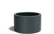 Adezz Circum polyester plantenbak in ronde rechte vorm, 100 × 100 × 60 cm, uitgevoerd in antracietgrijs.