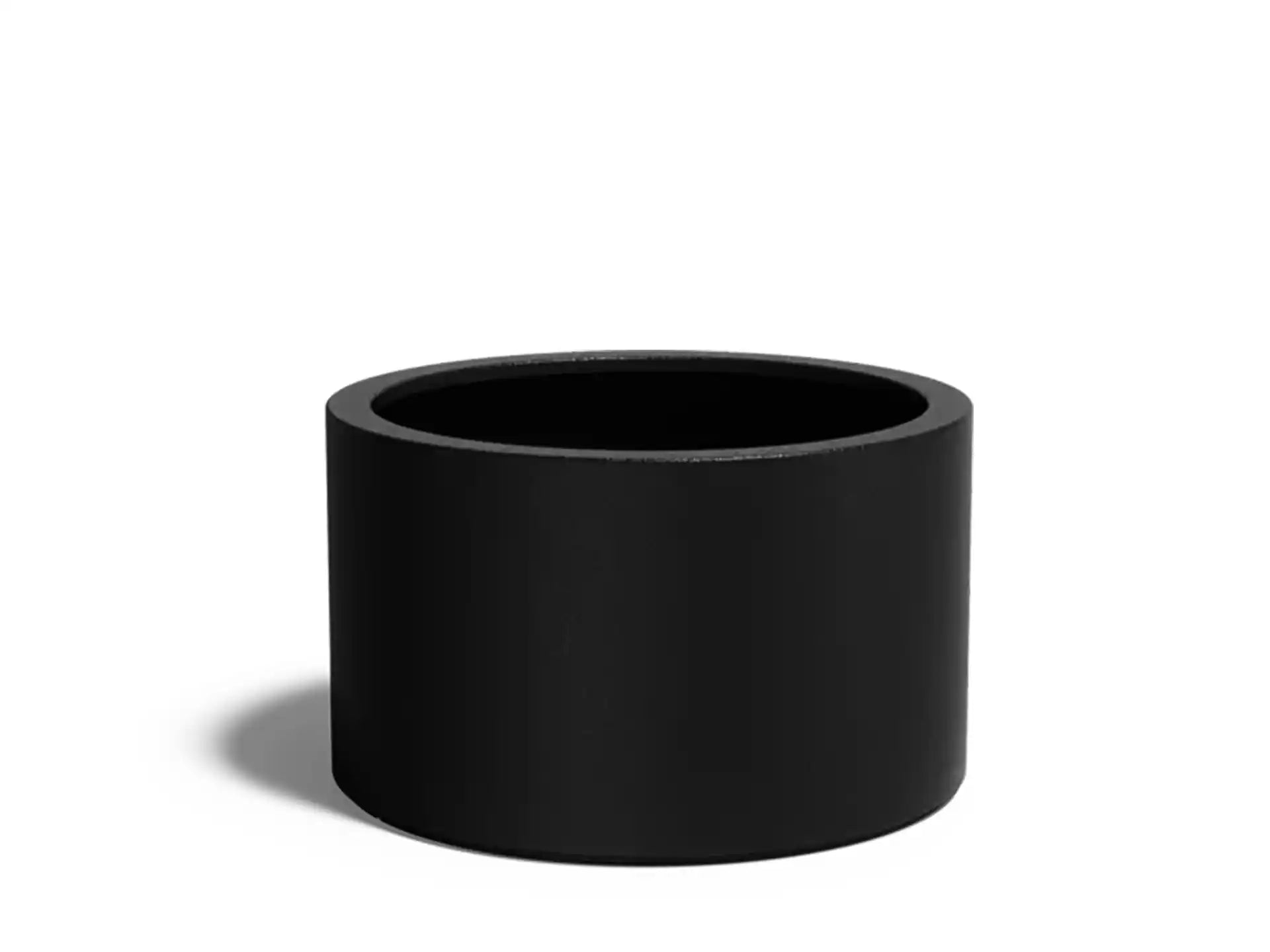 Adezz Circum polyester plantenbak in ronde rechte vorm, 100 × 100 × 60 cm, uitgevoerd in gitzwart.