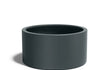 Adezz Circum polyester plantenbak in ronde rechte vorm, 120 × 120 × 60 cm, uitgevoerd in antracietgrijs.