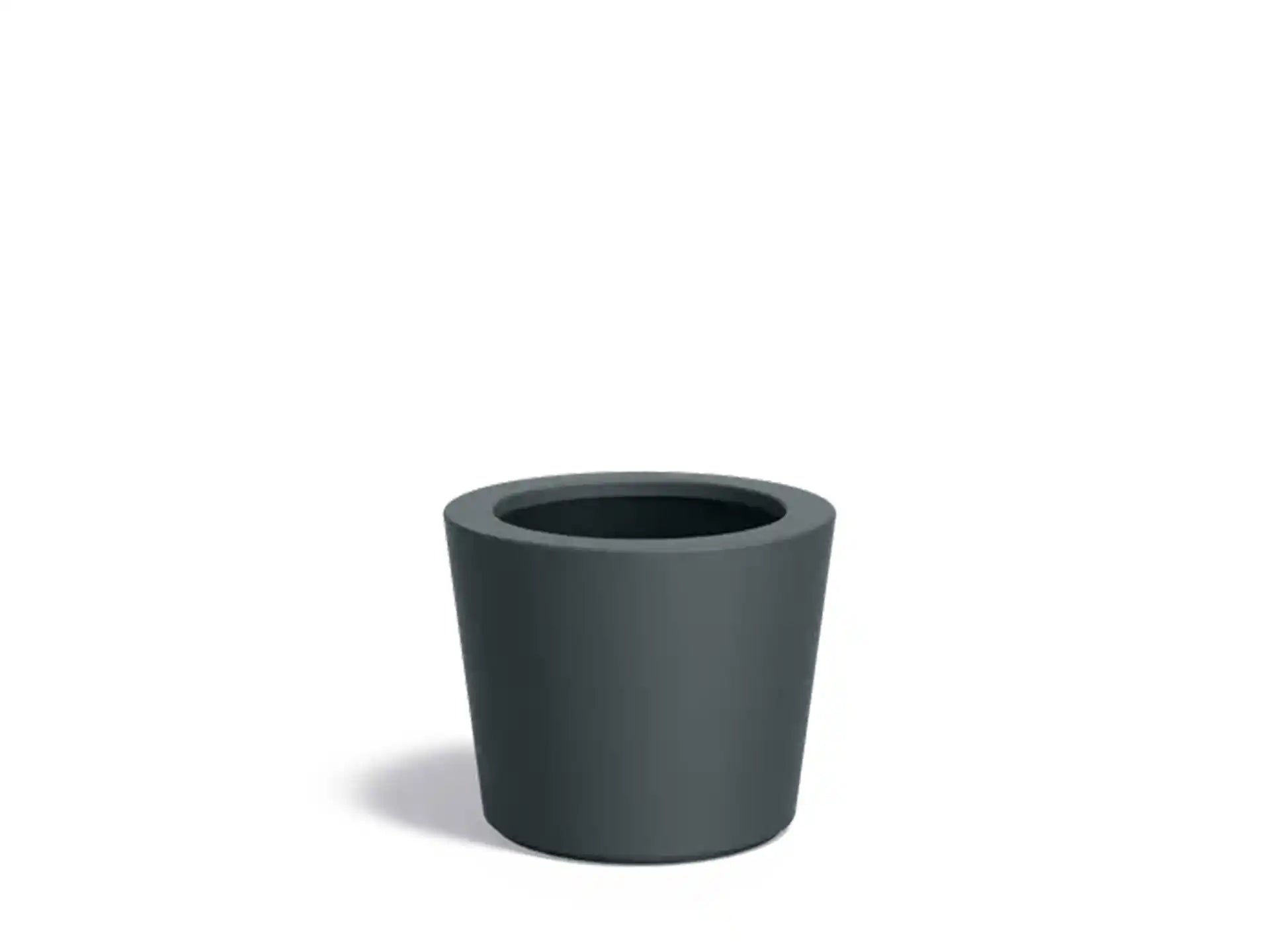 Adezz Conic polyester plantenbak in ronde schuine vorm, 63 × 63 × 52 cm, uitgevoerd in antracietgrijs.