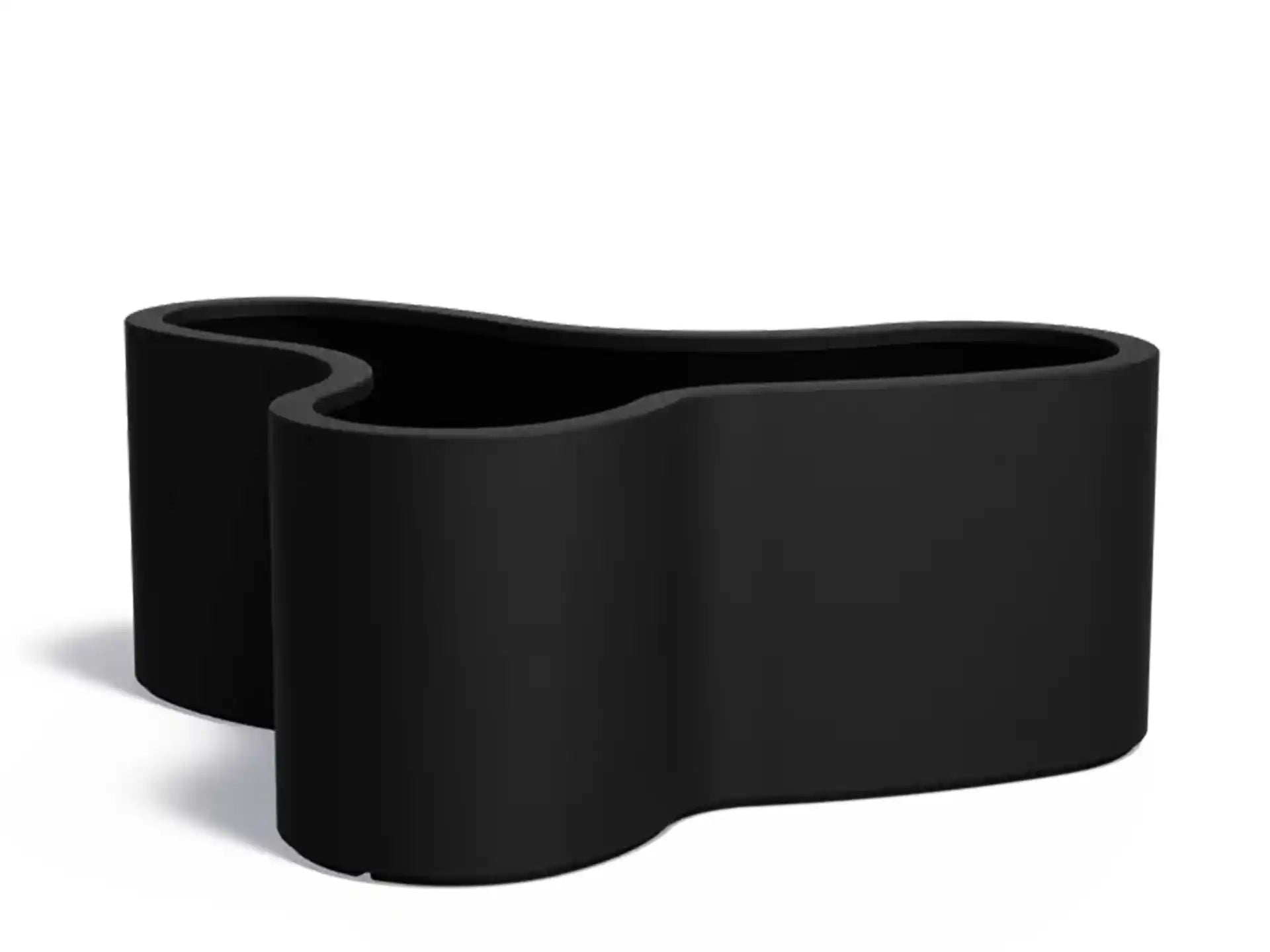 Adezz Organ polyester plantenbak met organische ronde vorm, afmeting 161 × 133,5 × 60 cm in gitzwart.