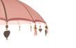 Handgemaakte roze Bali parasol van Todo Bien met houten frame en macramé details, ideaal voor tuin of terras.