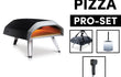 Ooni Koda 12 pizza oven PROSET, complete bundel met draagtas, beschermhoes, pizzaschep en infrarood thermometer, productfoto op witte achtergrond.