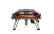 Ooni Koda 2 pizza oven op gas, vooraanzicht met zwarte behuizing en brede opening, productfoto op witte achtergrond.