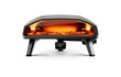 Ooni Koda 2 Max pizza oven op gas, vooraanzicht met dubbele brander en brede opening, productfoto op witte achtergrond.